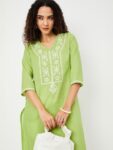 0c6d81ff-6f46-4150-8141-13fb44459ef91734525547565maxWomenFloralEmbroideredFlaredSleevesThreadWorkKurta3