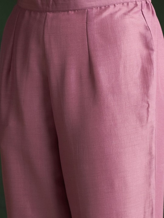 a07e3252-7d00-4443-8112-941761b8a2ac1741245438879-Indo-Era-Women-Floral-Yoke-Design-Regular-Thread-Work-Kurta--4