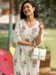e42dca88-73c4-464f-b9be-1f733bbe29621746458144732-Libas-Women-Floral-Printed-Regular-Kurta-with-Trousers-44717-7