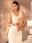 b0879f49-a4e6-42e1-b436-cbf4025afb561741008941160-Libas-White-Geometric-Printed-High-Slit-V-Neck-Straight-Kurt-3