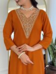 fde55a13-5f89-45de-ba74-540a9e9281df1747643199963-KALINI-Women-Ethnic-Motifs-Embroidered-Regular-Kurta-with-Tr-6