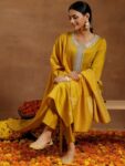 29d6cd0f-f4d4-4c55-9a83-c9b5aab9457d1715421018761KurtaSets1