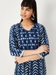 225fe4ef-fe31-43bb-ba64-7e0179a9202e1694408269487maxWomenBlueWhiteEthnicMotifsPrintedKurta3 (1)