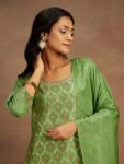 b00e9ea9-bfd8-4e79-888c-06ca0047e91c1695966010351-Libas-Green-Ethnic-Motifs-Woven-Design–Kurta-with-Trousers–11