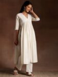 acaf4563-1c71-41e3-aad6-aca29d2d61711711431103558Offwhitefloralembroidereda-linehighslitkurtawithembroideredp1