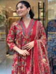 3a0f3209-36a4-41b2-a20c-01757293bfbd1726633532417-KALINI-Floral-Printed-Mirror-Work-Pure-Cotton-Kurta-with-Tro-3