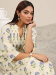 384cb811-aae7-49c1-aba3-f0db86f2f8b81738221964770-Libas-Women-Floral-Printed-Pleated-Kurta-with-Trousers-70917-2