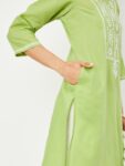 0c6d81ff-6f46-4150-8141-13fb44459ef91734525547565maxWomenFloralEmbroideredFlaredSleevesThreadWorkKurta3
