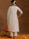 32d79306-3619-4e78-ad7b-8792e9bb8e3a1744789823166-Libas-Floral-Embroidered-Thread-Work-Straight-Kurta-With-Tro-2