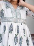 f2c00100-be70-44ac-9993-edf9baa024c31733995018013KALINIFloralPrintA-LineMidiDress3
