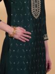 4b95fbca-cc1f-4b5c-9747-36ca14cebde21726879381776-KALINI-Ethnic-Motifs-Embroidered-Regular-Sequinned-Kurta-wit-2