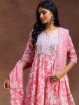imgi_101_1795e332-8d96-4a76-9552-8f2c1aec9c711736494429439-Libas-Floral-Printed-Sequined-Embroidered-Pure-Cotton-Kurta–4