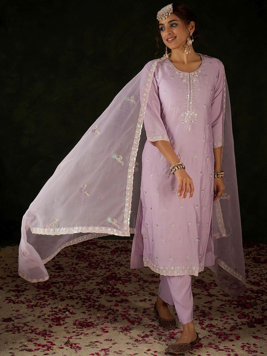 imgi_12_d879a739-dded-44d4-8d98-2082ddff68a81751889398897-Anouk-Floral-Embroidered-Kurta-With-Trousers--Dupatta-746175-2