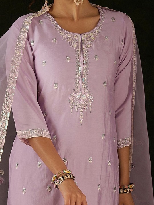 imgi_20_0062a44a-3d0f-4efc-b3e3-4a773c859e461751889398874-Anouk-Floral-Embroidered-Kurta-With-Trousers--Dupatta-746175-3