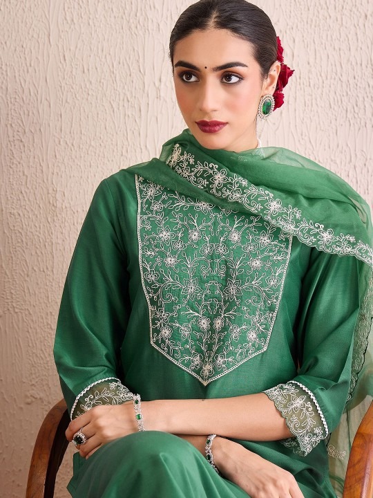 imgi_20_3ad8e06e-4007-4552-9d82-a838c378e6dc1751889944201-Anouk-Floral-Embroidered-Regular-Yoke-Border-Aari-Work-Kurta-1