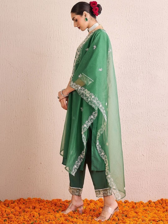 imgi_23_598e1d5d-efb4-45d0-9c36-dff9ae9fcd8d1751889944111-Anouk-Floral-Embroidered-Regular-Yoke-Border-Aari-Work-Kurta-4