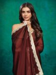 imgi_23_6255dc4d-64fc-4dcb-8302-e52eaa603b1e1717650971959-Sangria-Flowy-Shimmer-Look-Saree-5261717650971408-2