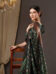 imgi_12_0cc6271b-4fdb-4763-9737-681d46f8fbc51673369434071AnoukGreenCopper-TonedWovenDesignZariSilkBlendBanarasiSaree3