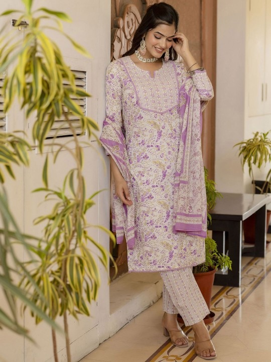imgi_42_b676d9b3-403a-46eb-b4cd-76d93570b9d01717662235680FloralPrintedStraightPureCottonKurtaWithPalazzosDupatta3