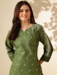 imgi_94_8874ad93-99ab-48b6-b28e-0beaf669f4141712037468157-Anouk-Ethnic-Motifs-Embroidered-Notch-Neck-Thread-Work-Kurta-5