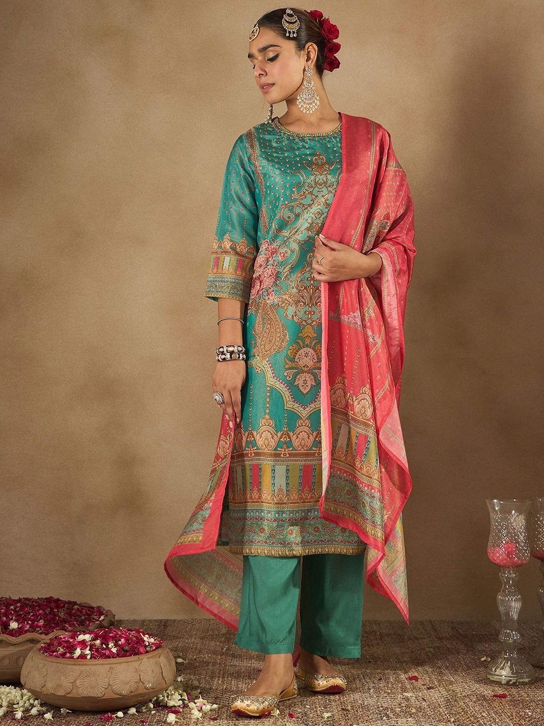 imgi_4_6e545a57-8e42-4815-b1b4-1c05cfafa1bb1751890064469-Anouk-Floral-Printed-Regular-Beads-And-Stones-Kurta-With-Tro-2
