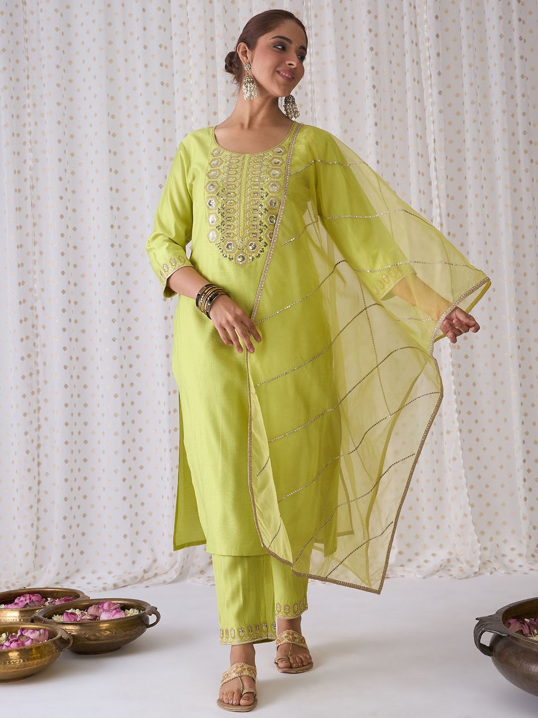 imgi_4_c50010d8-2717-49b9-9e57-d820a7e2b42e1751888696018-Anouk-Women-Ethnic-Motifs-Embroidered-Regular-Liva-Kurta-wit-2