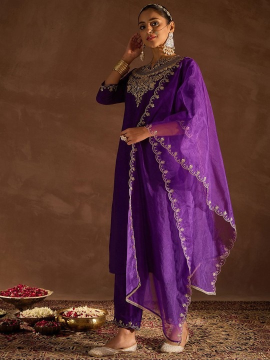 imgi_68_49ff4aad-c377-462b-86d1-1b97c947a4501751888928176-Anouk-Floral-Embroidered-Notch-Neck-Straight-Kurta-With-Trou-4