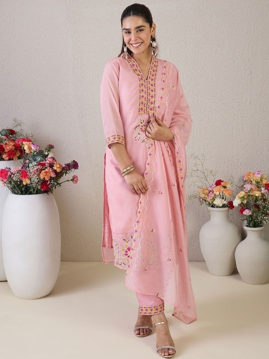 imgi_78_bd8720da-615c-473a-be68-daa0d37e8b481751889119173-Anouk-Women-Floral-Embroidered-Sequinned-V-Neck-Kurta-with-T-2