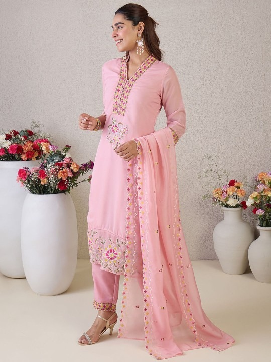 imgi_80_26737e8c-403a-48f8-ad34-5fecc1668bb41751889119128-Anouk-Women-Floral-Embroidered-Sequinned-V-Neck-Kurta-with-T-4