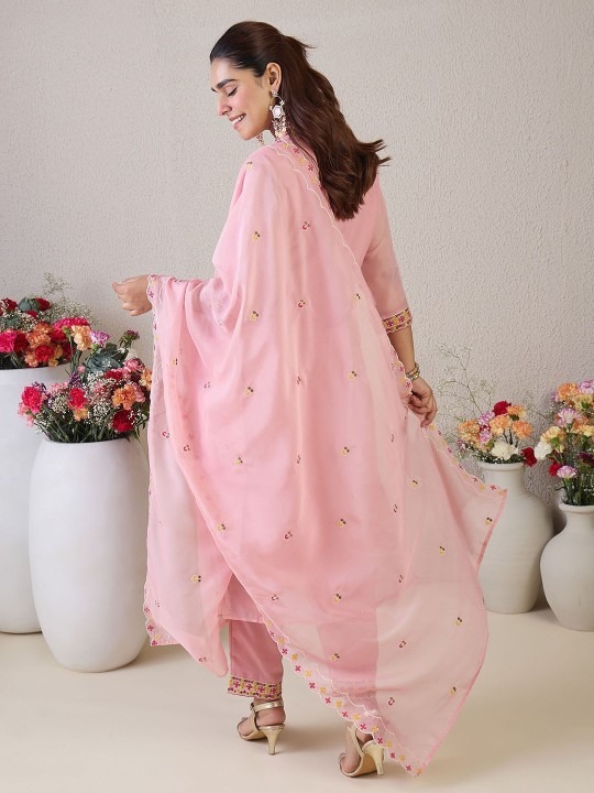 imgi_81_2c5f2862-a1cc-4e2e-b26f-b2f77ef50f6d1751889119106-Anouk-Women-Floral-Embroidered-Sequinned-V-Neck-Kurta-with-T-5