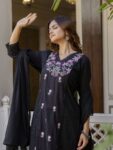imgi_135_49a521b2-1a22-4430-b5c7-f3e09d39ac901750930672272-Anouk-Women-Embroidered-Regular-Phulkari-Pure-Cotton-Kurta-w-4