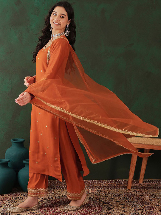 imgi_28_Vj0NTiAE_3b54ffb7b1cb410e946417c2c0392702